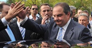 Socialists favored to win Greeces election